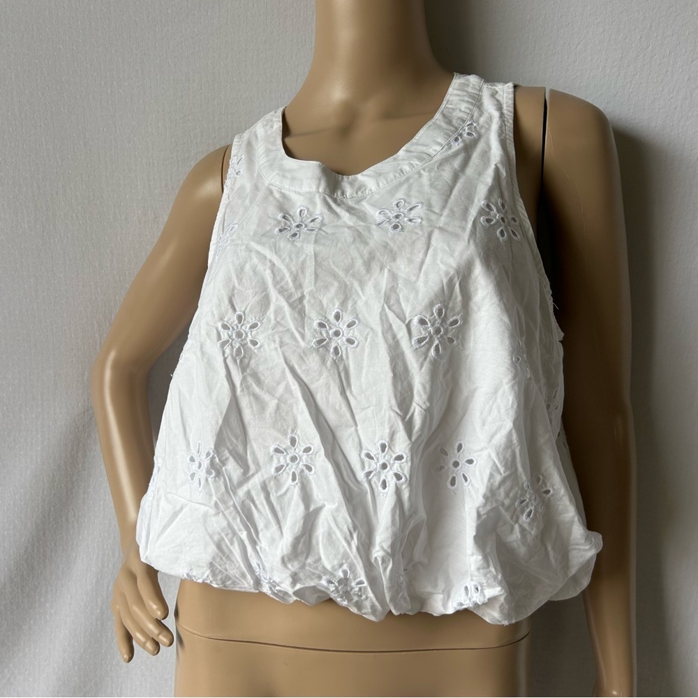 A NEW DAY White Eyelet Sleeveless Top
